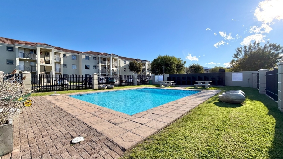 2 Bedroom Property for Sale in Heritage Park Western Cape